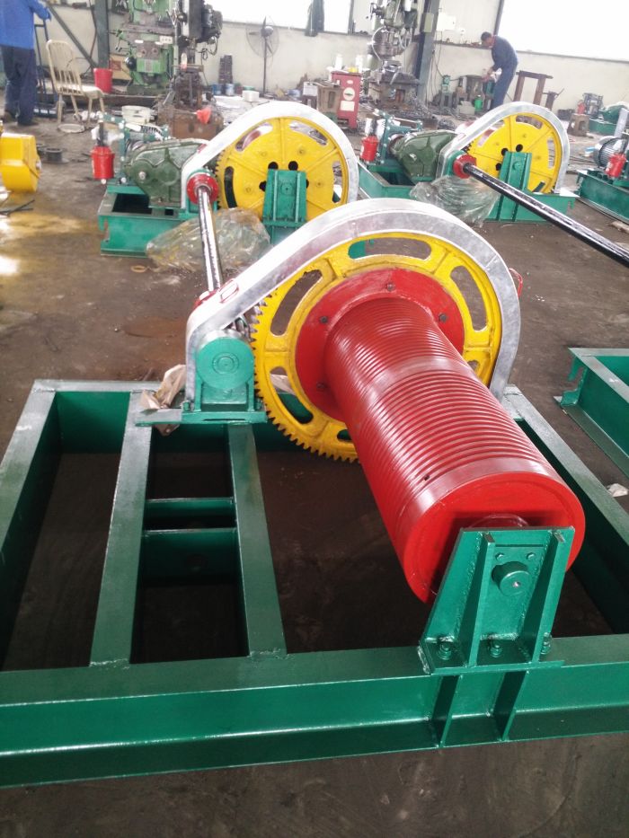 QPK雙吊點(diǎn)卷揚(yáng)式啟閉機(jī)副機(jī) QPK雙吊點(diǎn)卷揚(yáng)式啟閉機(jī)副機(jī)