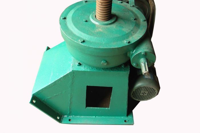 QL型手電兩用式螺桿啟閉機(jī) 