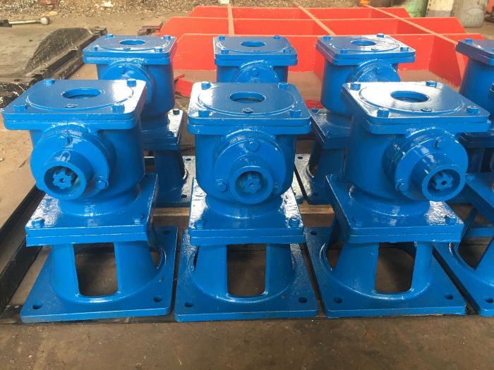 QLC側(cè)搖式啟閉機(jī)